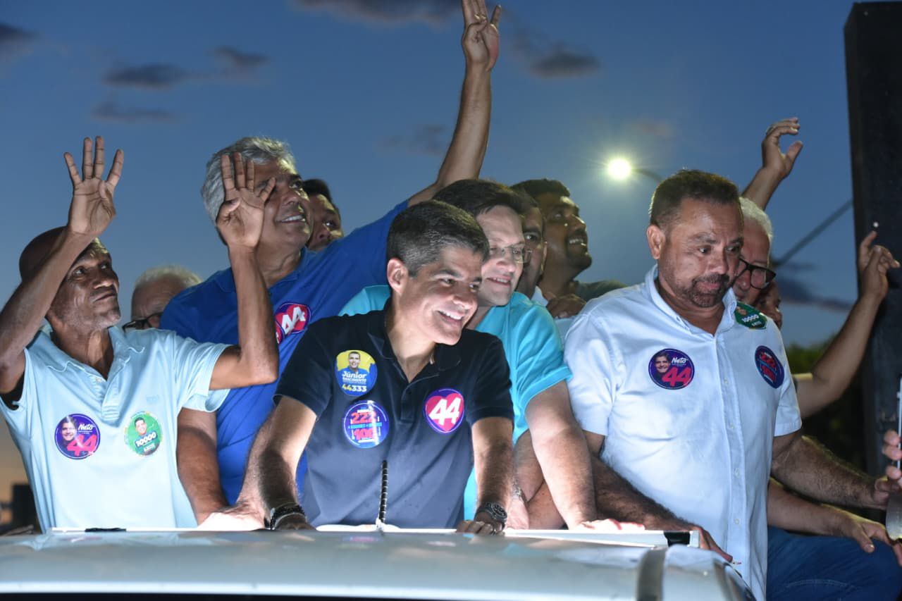 Em Capim Grosso, ACM Neto realiza carreata histórica e reúne milhares de pessoas